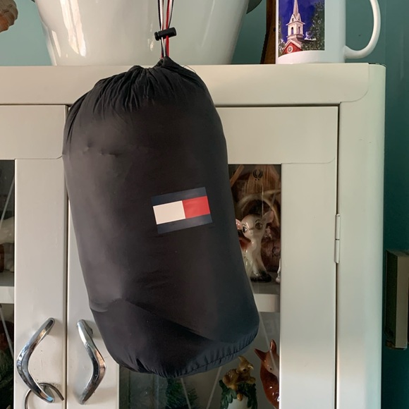 Tommy Hilfiger Black Quilted puffer Jacket sz M like new packable hooded - Picture 12 of 12